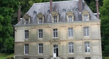 Le château et la chapelle de la Ronce